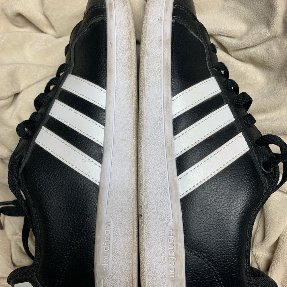 Womens Addidas Sneakers Size 8 1/2